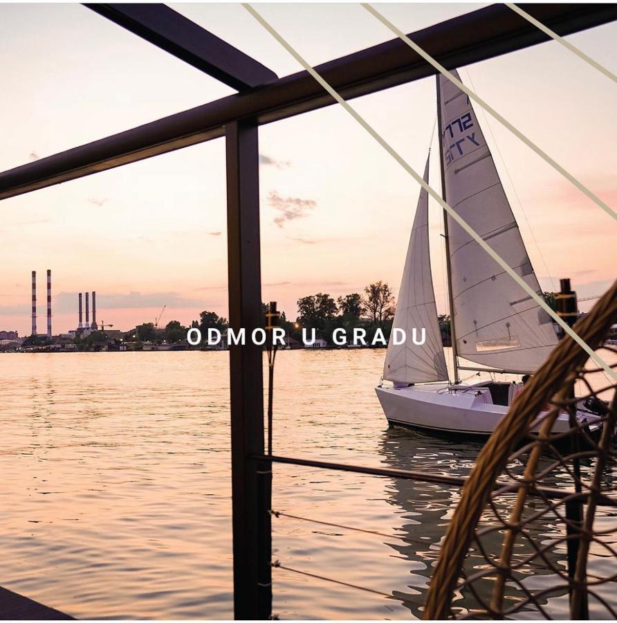 Ada Moment Splav- Kuca Na Reci Beograd- Floating House On Sava River ,Belgrad Dış mekan fotoğraf